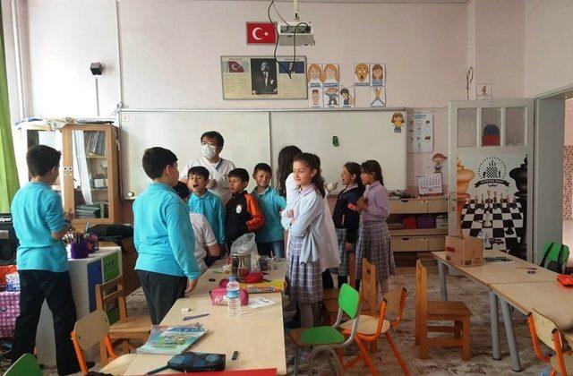 Hisarcık’ta öğrencilerin dişlerine flor vernik uygulaması