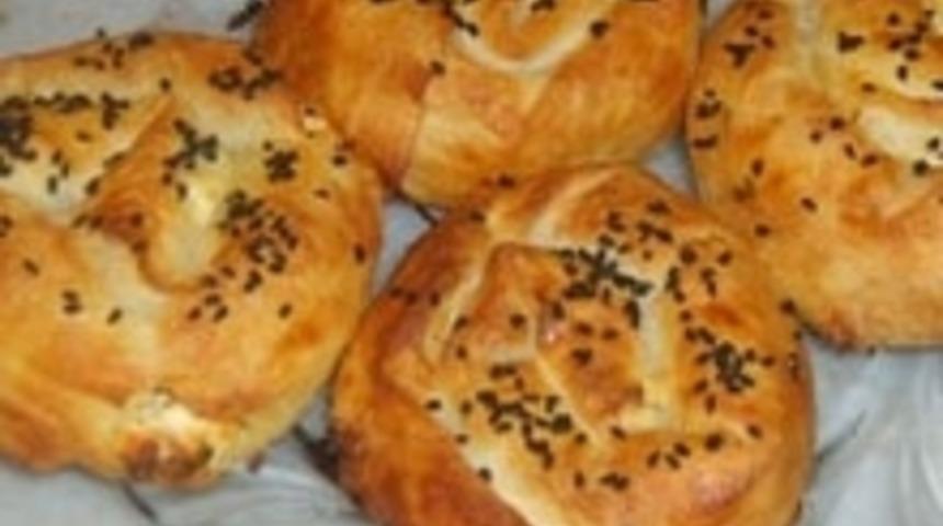 Kısır ve Peynirli Gül Böreği