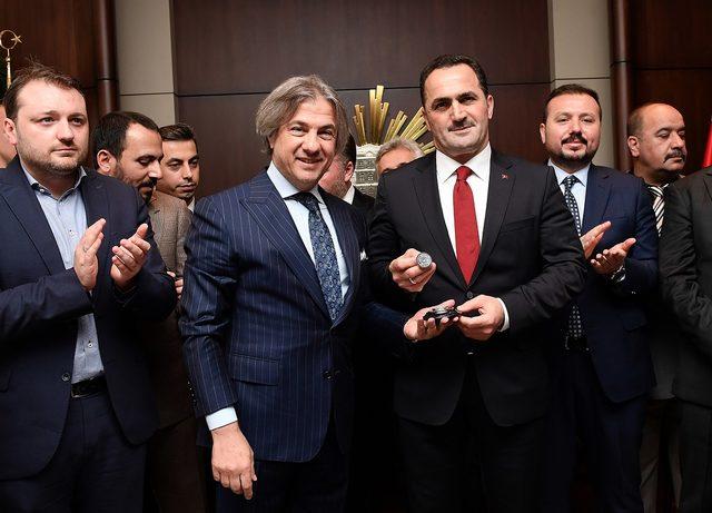 Beyoğlu Belediye Başkanı Yıldız mazbatasını aldı