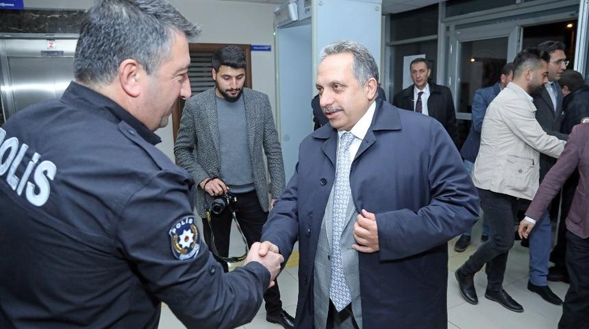 Başkan Yalçın’dan nöbetteki polislere ziyaret