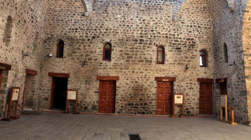 Anadolu'nun ilk medresesi yıllara meydan okuyor 