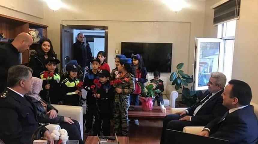 Bilnetli &ouml;ğrencilerden Emniyet M&uuml;d&uuml;rl&uuml;ğ&uuml;&rsquo;ne ziyaret