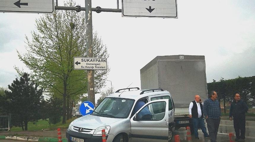 Bursa&rsquo;da etkili yağış kazalara sebep oldu