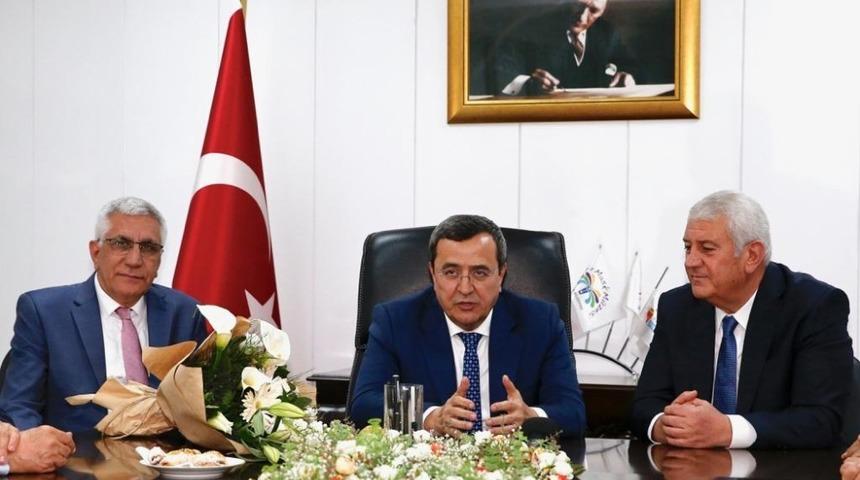 Batur&rsquo;a ilk ziyaret esnaf odasından