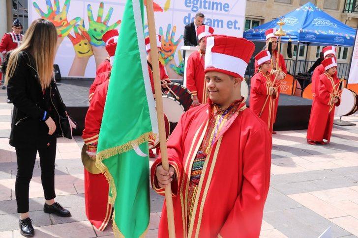 Gaziantepliler otizmli çocuklar için yürüdü G5