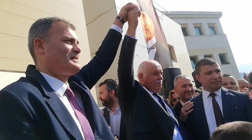 Belediye başkanı seçildi ilk iş stadın adını Atatürk Stadı olarak değiştirdi