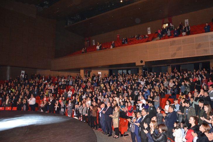 Gaziantep Kolej Vakfı’ndan tiyatro şöleni G4