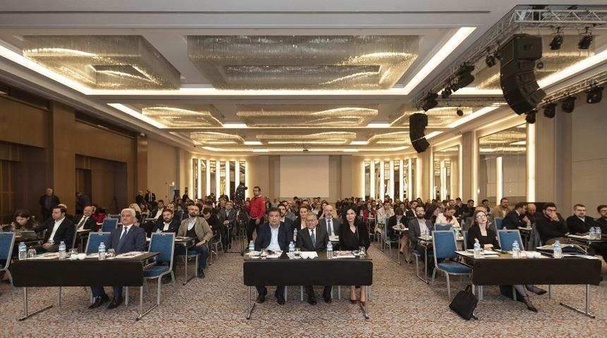 Başkan Büyükkılıç, “Akıllı İşler” konu başlıklı İnteraktif Pazarlama Zirvesi’ne katıldı