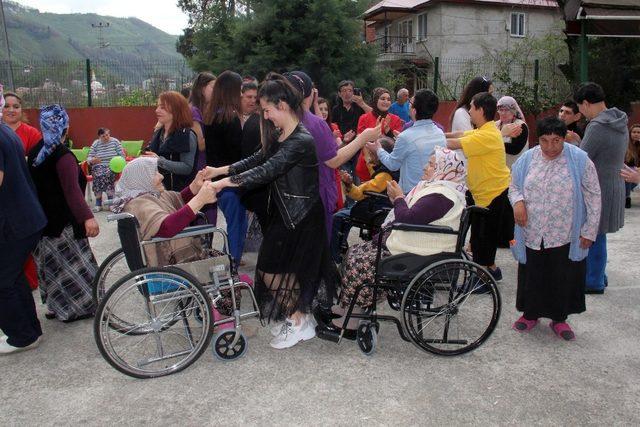 Bakım Merkezinde “Bahar Şenliği” düzenlendi