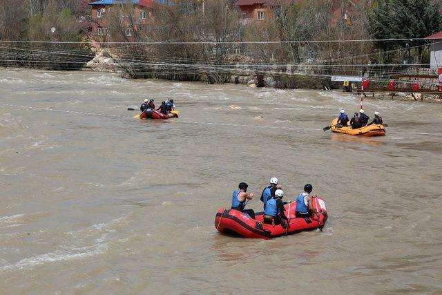 Raftingciler, Munzur’da Milli Takım için hazırlanıyor