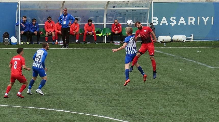 Zorlu m&uuml;cadele beraberlikle sonu&ccedil;landı