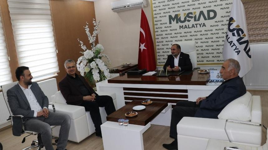 Gezer&rsquo;den M&Uuml;SİAD&rsquo;a ziyaret