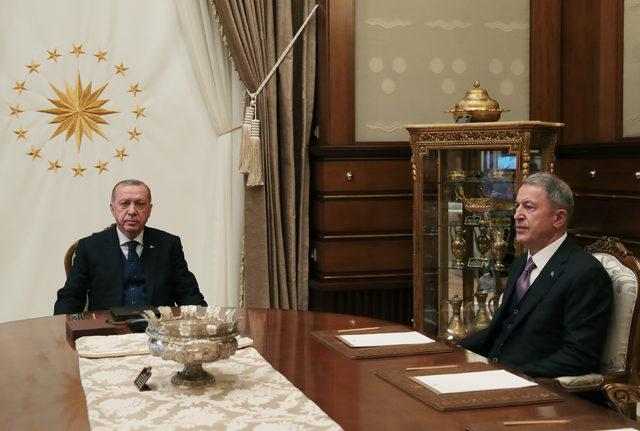 Erdoğan, Milli Savunma Bakanı Akar ile Diyanet İşleri Başkanı Erbaş'ı kabul etti 