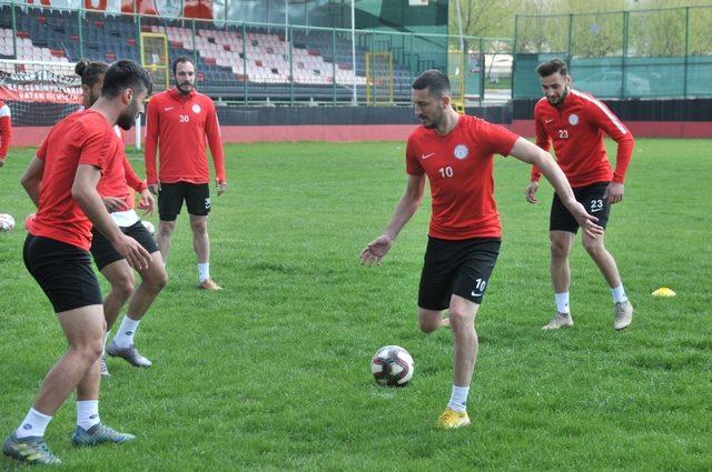 Karaköprü Belediyespor telafi peşinde