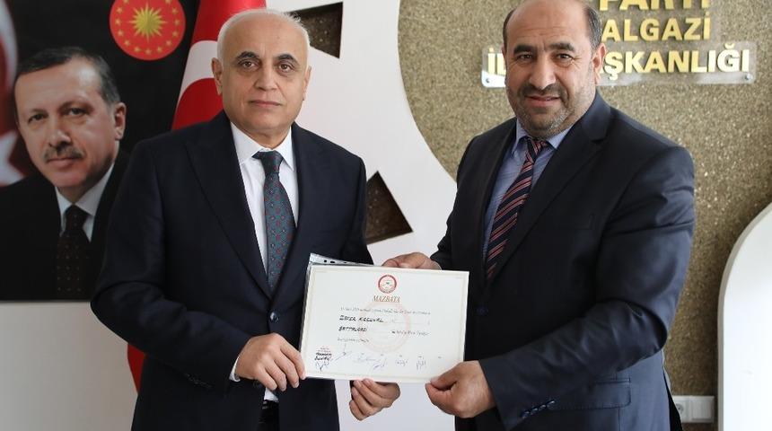 Meclis Üyelerine mazbataları verildi