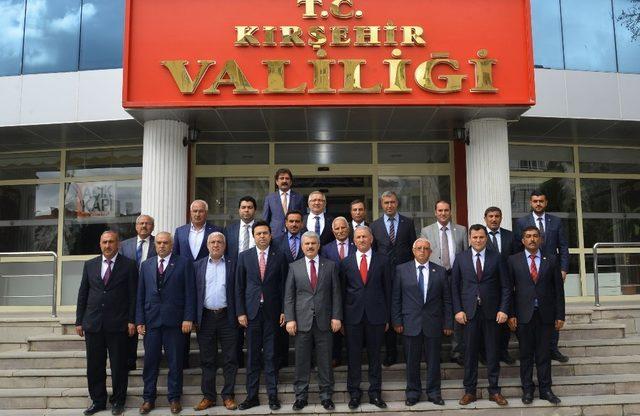 Yeni İl Genel Meclisi Valin Akın’ı ziyaret ederek istişare toplantısı yaptı