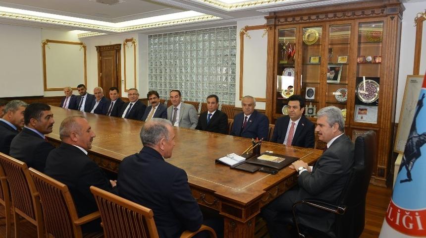 Yeni İl Genel Meclisi Valin Akın&rsquo;ı ziyaret ederek istişare toplantısı yaptı