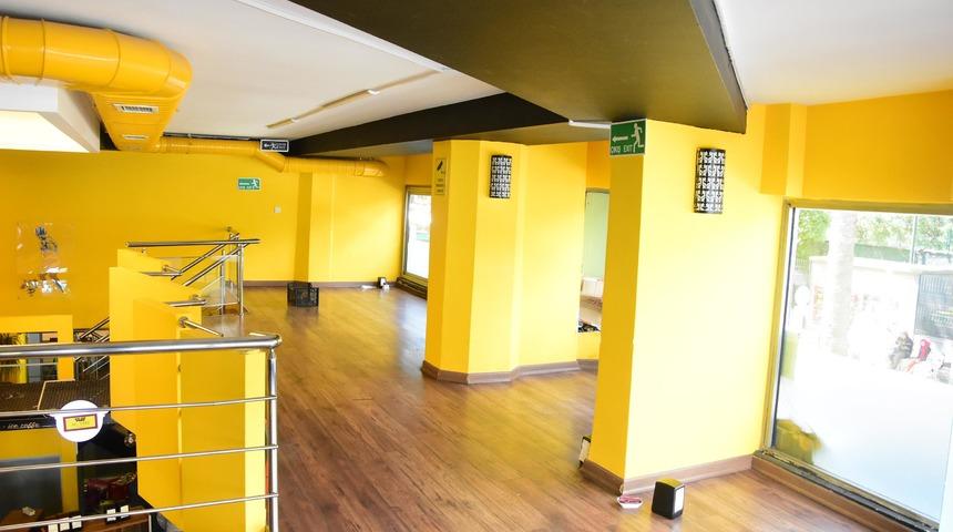 Paralarını alamayınca restorandaki malzemeleri sattılar