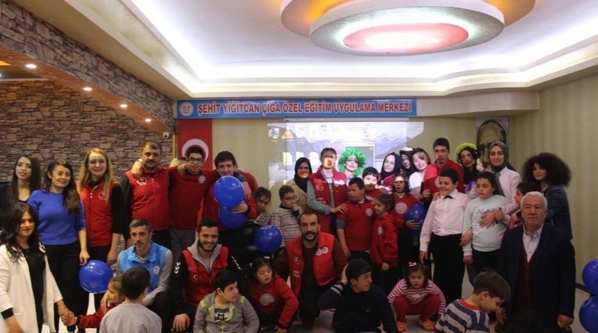 Otizm engel değil farkındalıktır