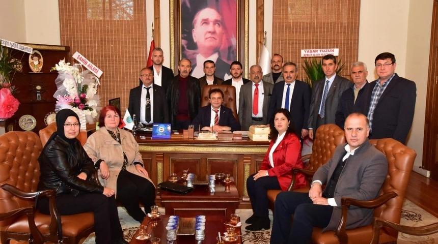 Başkan Şahin, vatandaşları ağırlamaya devam ediyor