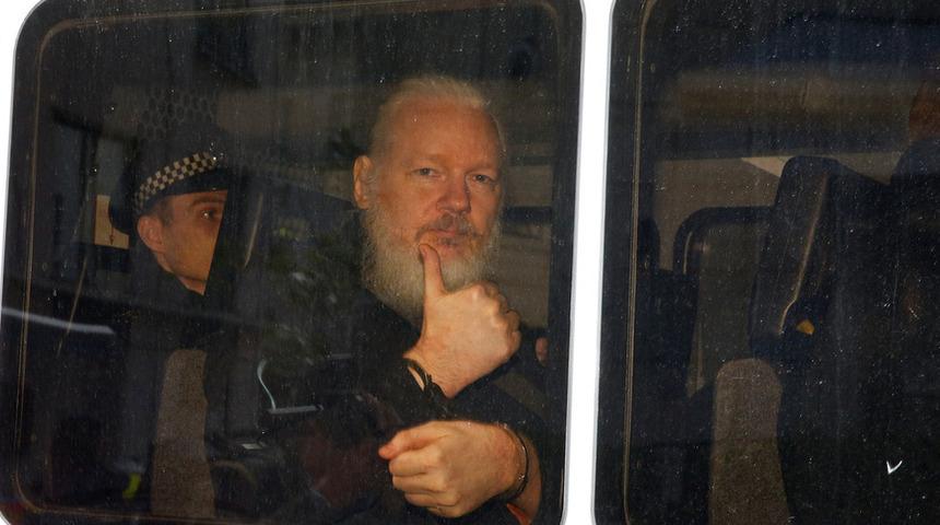 Assange vatandaşlıktan &ccedil;ıkarıldı!