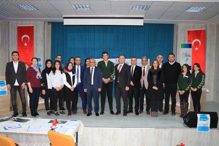 Hakkari’de “Fikirler Buluşuyor Gelecek Oluşuyor” münazara yarışması G1