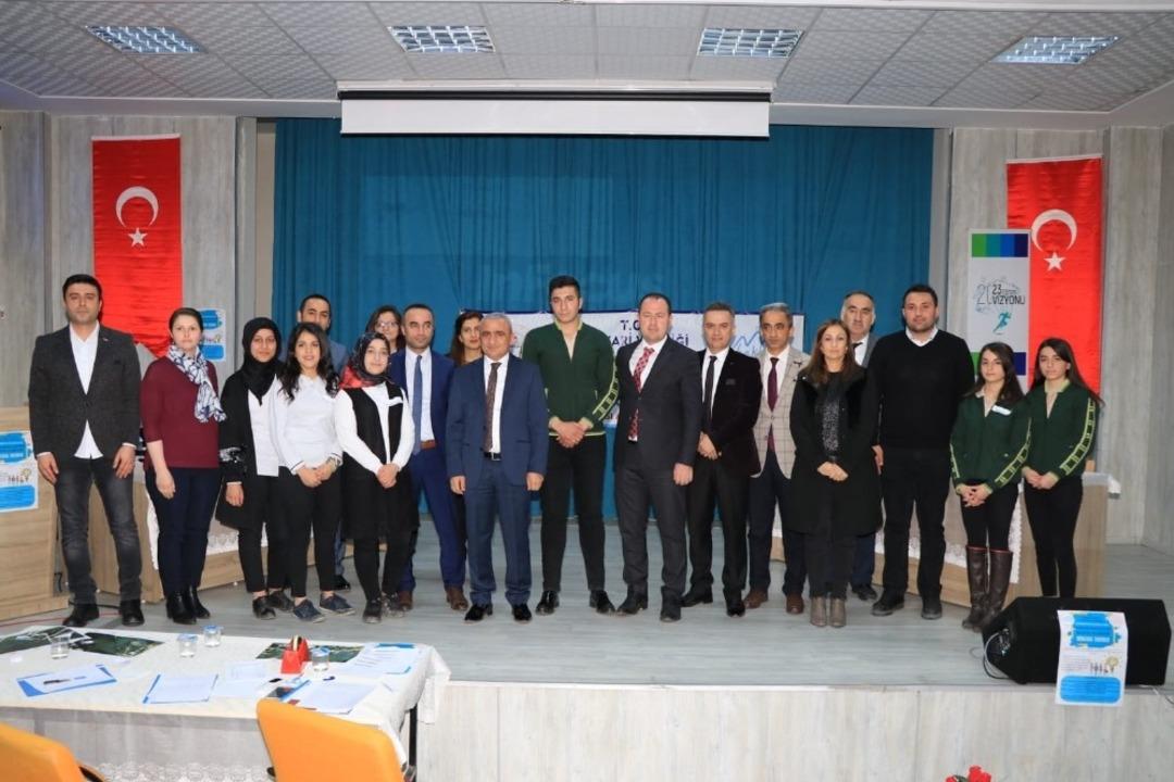 Hakkari&rsquo;de &ldquo;Fikirler Buluşuyor Gelecek Oluşuyor&rdquo; m&uuml;nazara yarışması