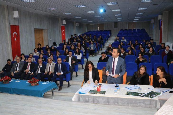 Hakkari’de “Fikirler Buluşuyor Gelecek Oluşuyor” münazara yarışması G2