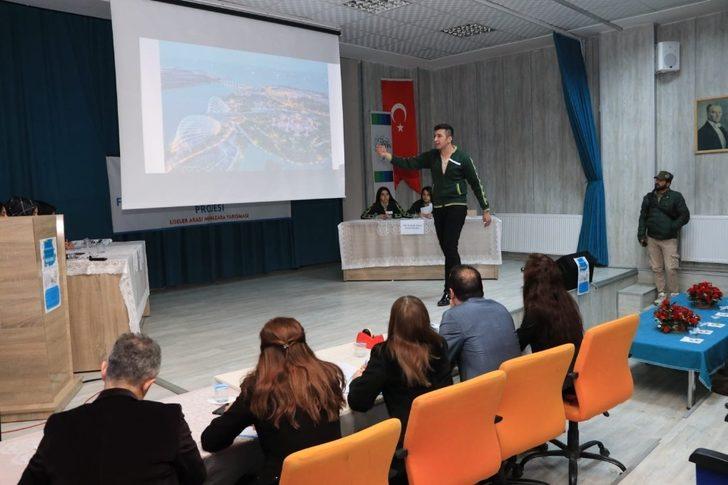 Hakkari’de “Fikirler Buluşuyor Gelecek Oluşuyor” münazara yarışması G3