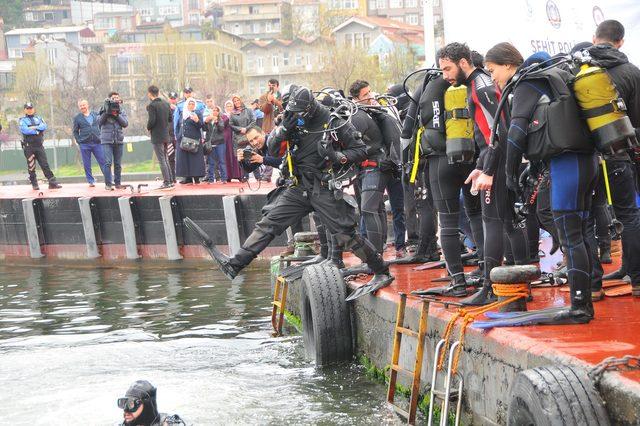Engelli dalgıçlar şehit polisler anısına su dalışı yaptı
