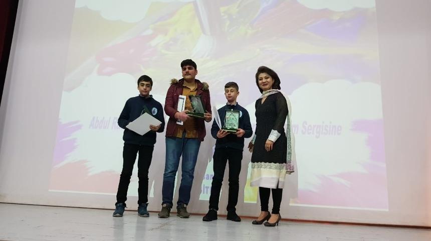 Ahlatlı &ouml;ğrenci resim yarışmasında ikinci oldu