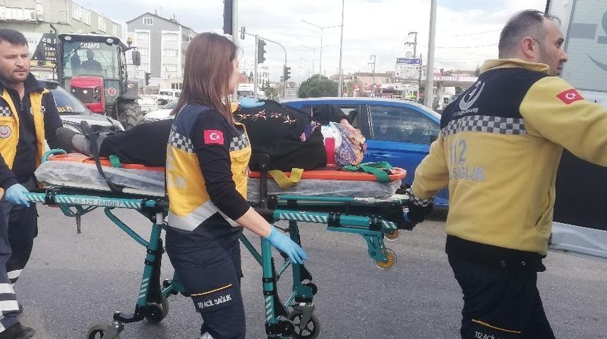 Bafra’da 2 otomobil çarpıştı: 2 yaralı