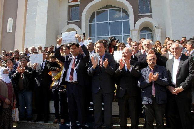 Fethiye Belediye Başkanı Karaca mazbatasını aldı