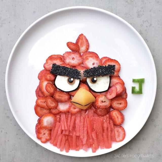 Oğluna sağlıklı yemekler yedirebilmek için çizgi film kahramanlarını tabağa taşıdı 16