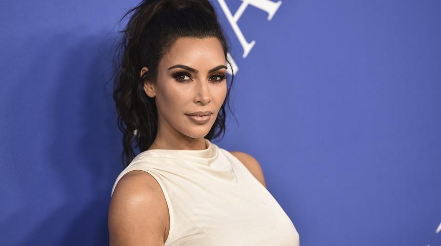 Kim Kardashian avukat olmaya hazırlanıyor