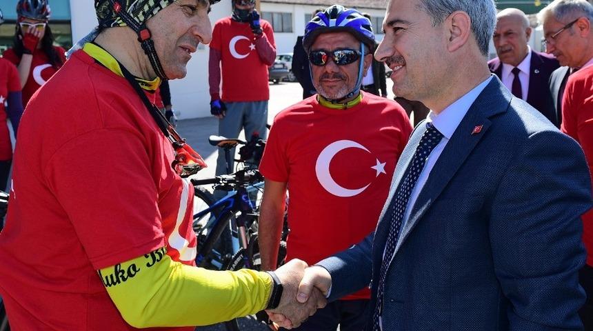Yeşilyurt&rsquo;ta &lsquo;&Ccedil;anakkale Şehitleri Anma&rsquo; bisiklet turu d&uuml;zenledi