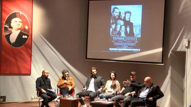 ‘Yuvaya Dönüş’ filmi oyuncuları İstanbul Üniversitesi öğrencileri ile buluştu