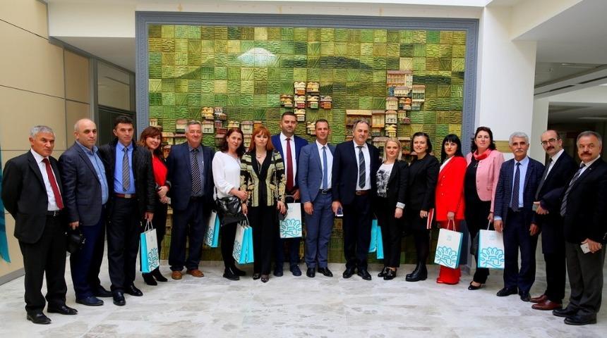 Peja&rsquo;dan Nil&uuml;fer&rsquo;e ziyaret