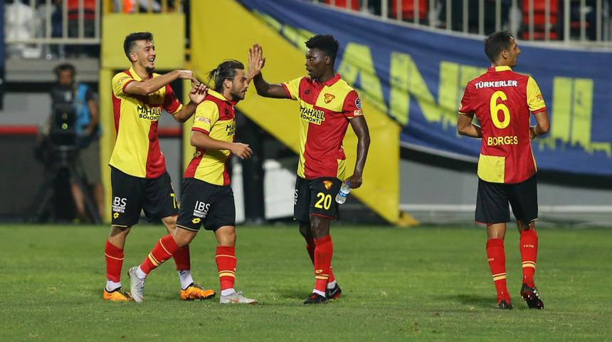 G&ouml;ztepe'de Alpaslan &Ouml;zt&uuml;rk ve Halil Akbunar Rizespor ma&ccedil;ının kadrosuna dahil edilmedi