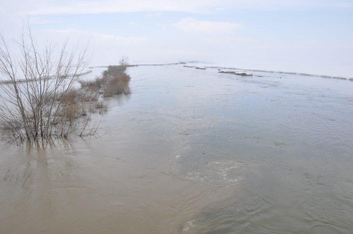 Nehil Çayı’nda su seviyesinin yükselmesi köylüleri korkutuyor G3