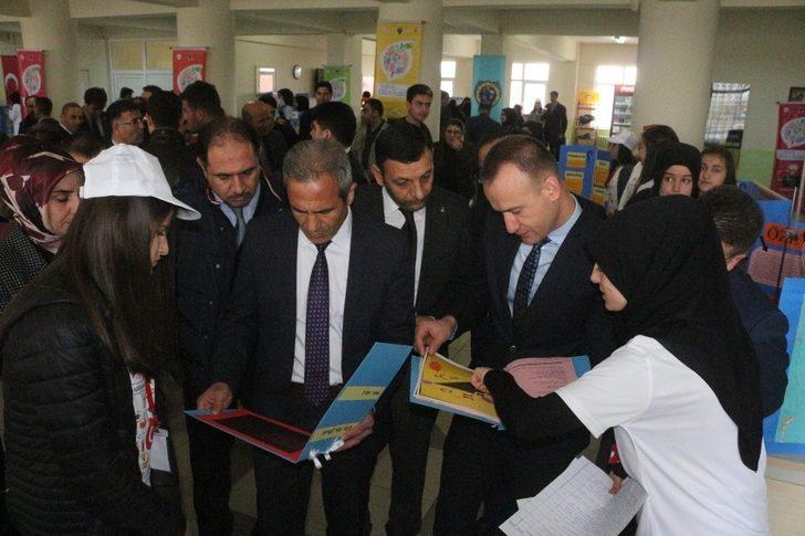 Ağrı’da "TÜBİTAK 4006 Bilim Fuarı" Sergisi açıldı G2