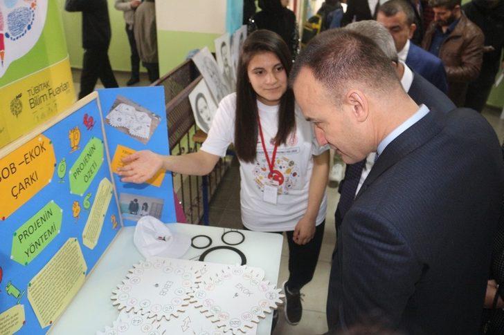 Ağrı’da "TÜBİTAK 4006 Bilim Fuarı" Sergisi açıldı G4