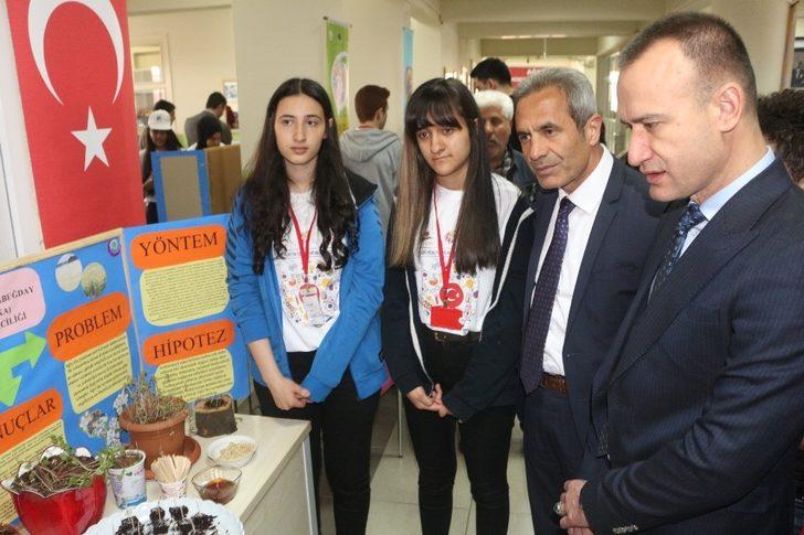 Ağrı’da "TÜBİTAK 4006 Bilim Fuarı" Sergisi açıldı G5