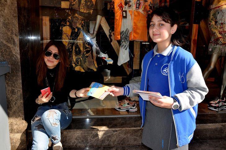 Çeşmeli öğrenciler küfür ve argoya karşı yürüdü G1