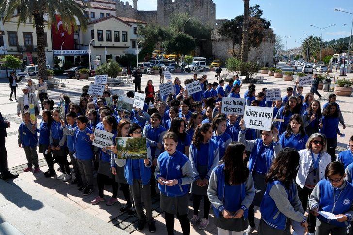 Çeşmeli öğrenciler küfür ve argoya karşı yürüdü G2