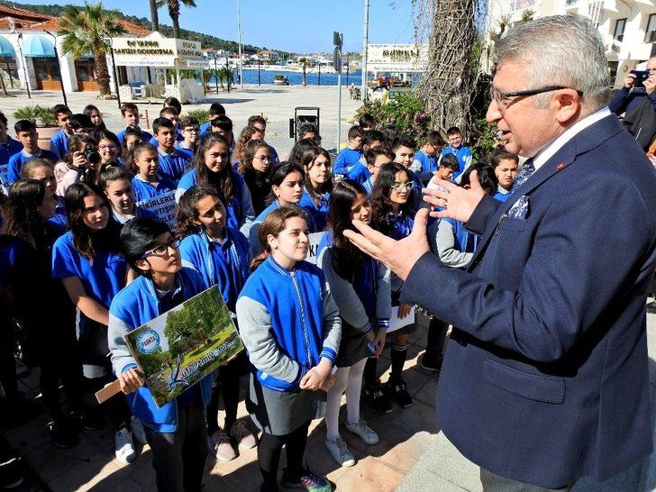 Çeşmeli öğrenciler küfür ve argoya karşı yürüdü G5