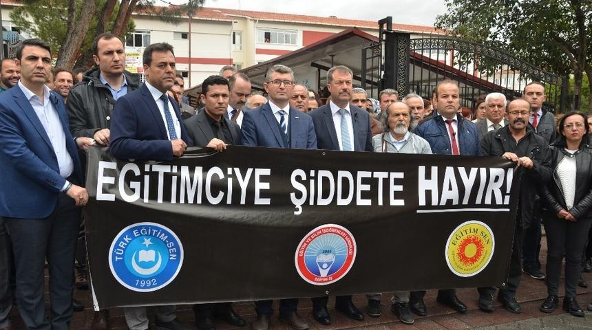 Sendikalardan darp edilen okul idarecilerine destek