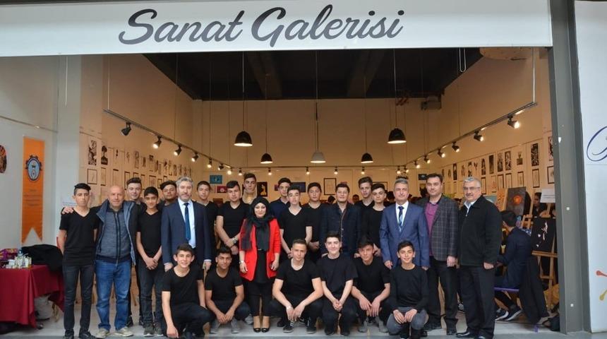 K&uuml;tahya&rsquo;da karma resim sergisi