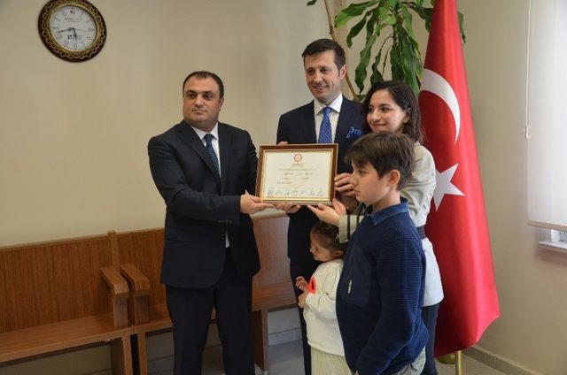 Yeniden Çerkezköy Belediye Başkanı seçilen Akay mazbatasını aldı