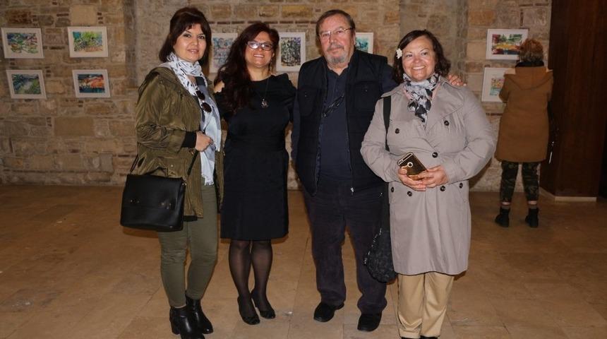 Kuşadası&rsquo;nda suluboya resim sergisi a&ccedil;ıldı